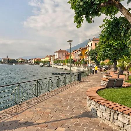 Wonderful Flat With Swimming Pool Lift And Garden Gravedona