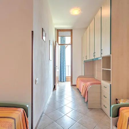 Apartment Wonderful Flat With Swimming Pool Lift And Garden