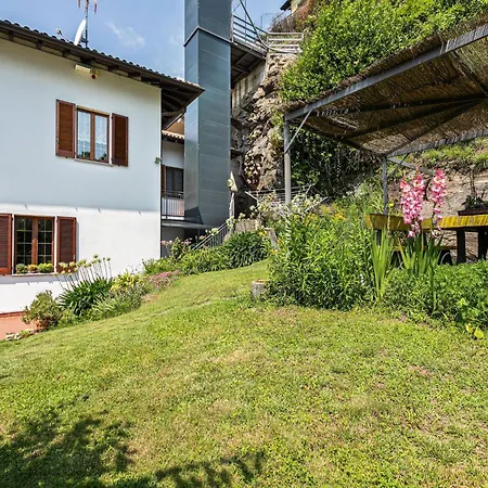 Wonderful Flat With Swimming Pool Lift And Garden Apartment