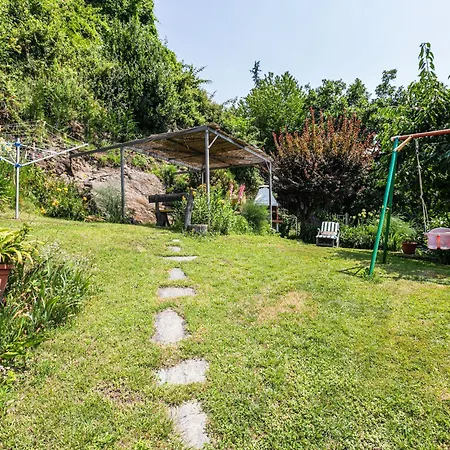 Wonderful Flat With Swimming Pool Lift And Garden Apartment