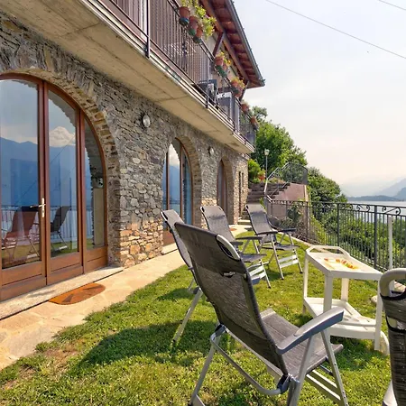 Διαμέρισμα Wonderful Flat With Swimming Pool Lift And Garden Gravedona
