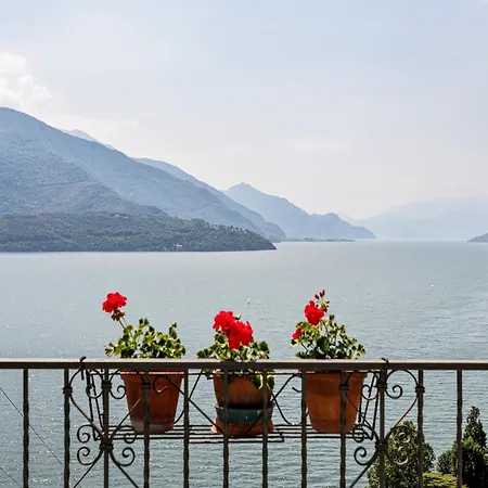 Wonderful Flat With Swimming Pool Lift And Garden Διαμέρισμα *
