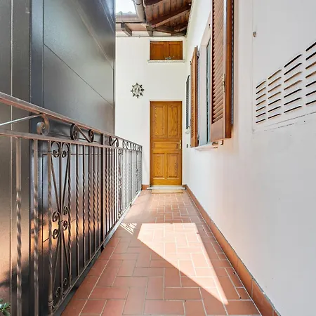 Διαμέρισμα Wonderful Flat With Swimming Pool Lift And Garden