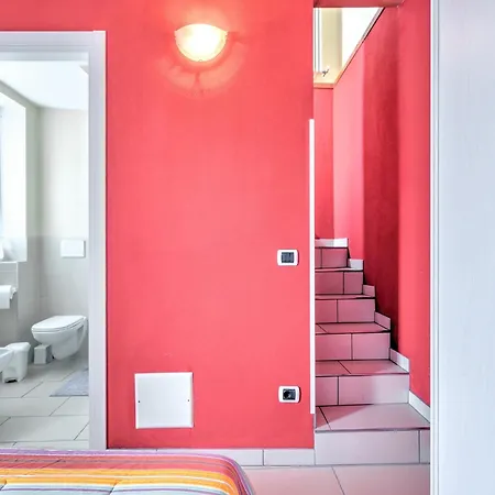 Wonderful Flat With Swimming Pool Lift And Garden Διαμέρισμα *