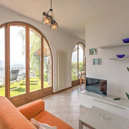 Apartamento Wonderful Flat With Swimming Pool Lift And Garden