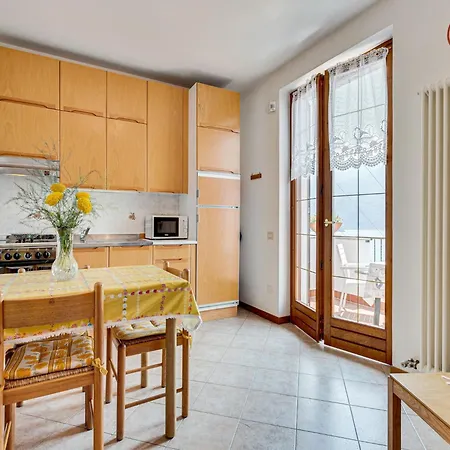 Wonderful Flat With Swimming Pool Lift And Garden
