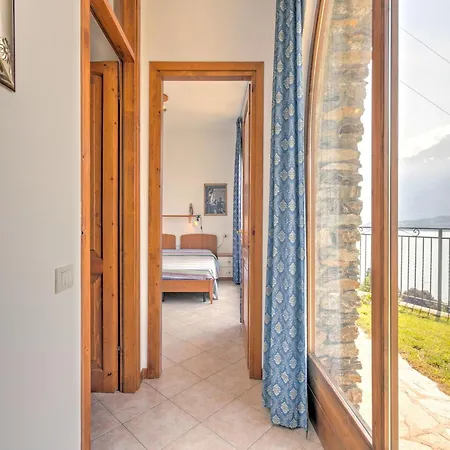 Wonderful Flat With Swimming Pool Lift And Garden *