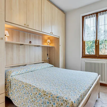 Wonderful Flat With Swimming Pool Lift And Garden Gravedona