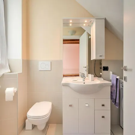 Apartamento Wonderful Flat With Swimming Pool Lift And Garden